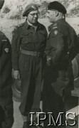 1945, Włochy.
Szef Oddziału Informacyjnego 2 Korpusu ppłk Władysław Michniewicz (z lewej) i gen. Władysław Anders.
Fot. NN, Instytut Polski im. gen. Sikorskiego w Londynie, [album 144 - fot. z Włoch, dar Michniewicza z Buenos Aires 1.01.1961].