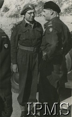 1945, Włochy.
Szef Oddziału Informacyjnego 2 Korpusu ppłk Władysław Michniewicz (z lewej) i gen. Władysław Anders.
Fot. NN, Instytut Polski im. gen. Sikorskiego w Londynie, [album 144 - fot. z Włoch, dar Michniewicza z Buenos Aires 1.01.1961].