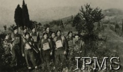 1944, Arezzo (okolice), Apeniny, Włochy.
Żołnierze 7 Pułku Artylerii Przeciwpancernej.
Fot. NN, Instytut Polski i Muzeum im. gen. Sikorskiego w Londynie, [album 164 - 7 Pułk Artylerii Przeciwpancernej, 19 XII 1945 Irak - Włochy].