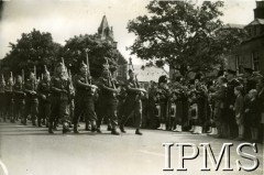 15.08.1940, Biggar, Szkocja, Wielka Brytania.
Pierwsza defilada 1 Brygady Strzelców w Biggar przy dźwiękach orkiestry szkockich kobziarzy.
Fot. NN, Instytut Polski i Muzeum im. gen. Sikorskiego w Londynie [album 168 - wojsko w Szkocji 1940]