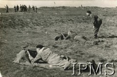 1946, Szkocja, Wielka Brytania.
Oficerowie Kwatery Głównej 4 Dywizji Piechoty na strzelnicy.
Fot. NN, Instytut Polski i Muzeum im. gen. Sikorskiego w Londynie [album 172 - 4 Dywizja Piechoty Szkocja 1946]