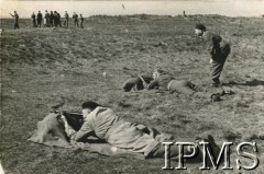 1946, Szkocja, Wielka Brytania.
Oficerowie Kwatery Głównej 4 Dywizji Piechoty na strzelnicy.
Fot. NN, Instytut Polski i Muzeum im. gen. Sikorskiego w Londynie [album 172 - 4 Dywizja Piechoty Szkocja 1946]