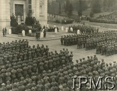 18.02.1945, Predappio, Włochy.
Przysięga 3 Brygady Strzelców Karpackich.
Fot. NN, Instytut Polski i Muzeum im. gen. Sikorskiego w Londynie, [album 181 - 8 Baon 3 DSK 1945].