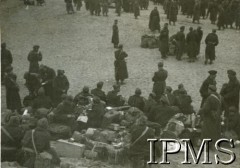 Sierpień 1942, Pahlevi, Iran (Persja)..Ewakuacja Armii Andersa z ZSRR. Przybycie plutonu teatralnego 7 Dywizji Piechoty.Fot. kapral B. Haberski, Samodzielny Referat Kulturalno - Oświatowy Dowództwa Bazy Ewakuacyjnej, Instytut Polski i Muzeum im. gen. Sikorskiego w Londynie [album 199 - Samodzielny Referat Kulturalno - Oświatowy Dowództwa Bazy Ewakuacyjnej, Teheran sierpień 1942].