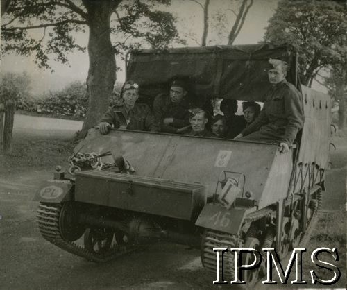 1945, Langholm (okolice), Szkocja, Wielka Brytania.
Żołnierze 4 Pułku Artylerii Przeciwpancernej podczas ćwiczeń.
Fot. NN, Instytut Polski i Muzeum im. gen. Sikorskiego w Londynie, [album 222 - 4 Dywizja Piechoty, Szkocja].