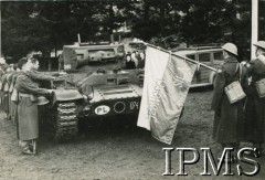 1942, Szkocja, Wielka Brytania.
Przysięga żołnierzy w I Korpusie Pancerno-Motorowym w Szkocji
Fot. NN. Instytut Polski i Muzeum im. gen. Sikorskiego w Londynie [album 230 - gen. Kukielowi żołnierze I Korpusu Pancerno-Motorowego w Szkocji w listopadzie 1942].