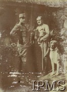 1914-1917, prowincja Trydent, północne Włochy.
Por. Zahradniszek i ppor. Biłas z psem.
Fot. NN, Instytut Polski i Muzeum im. gen. Sikorskiego w Londynie [album nr 287 z wojny 1914-1917 - front włoski].