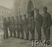 1914-1917, prowincja Trydent, północne Włochy.
Dekorowanie żołnierzy.
Fot. NN, Instytut Polski i Muzeum im. gen. Sikorskiego w Londynie [album nr 287 z wojny 1914-1917 - front włoski].