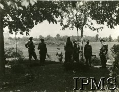 1944-1945, Włochy.
2 Korpus Polski podczas kampanii włoskiej, obserwacja terenu.
Fot. NN, Instytut Polski i Muzeum im. gen. Sikorskiego w Londynie [album 369 - 3 Dywizja Strzelców Karpackich].