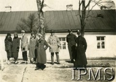 Przed 1939, Polska.
Grupa osób, m.in. oficerowie Wojska Polskiego.
Fot. NN, Instytut Polski i Muzeum im. gen. Sikorskiego w Londynie [album 370 - 5 i 7 Pułk Strzelców Konnych; Żebrowski]