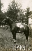 Przed 1939, Polska.
Rotmistrz z 5 Pułku Strzelców Konnych na koniu.
Fot. NN, Instytut Polski i Muzeum im. gen. Sikorskiego w Londynie [album 370 - 5 i 7 Pułk Strzelców Konnych; Żebrowski]