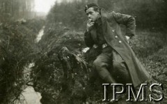 19.02.1946, Quickborn, Niemcy.
Pchor. Michalkiewicz nad strumieniem.
Fot. NN, Instytut Polski i Muzeum im. gen. Sikorskiego w Londynie
