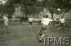 30.06.1946, Bargfeld-Stegen, Niemcy.
Mecz o mistrzostwo w siatkówkę.
Fot. NN, Instytut Polski i Muzeum im. gen. Sikorskiego w Londynie
