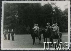 Lata 30., Lwów, Polska.
Uroczystość w Korpusie Kadetów Nr 1. Kawalerzyści.
Fot. NN, Instytut Polski i Muzeum im. gen. Sikorskiego w Londynie [album 61 - Korpus Kadetów Nr 1 - Lwów]