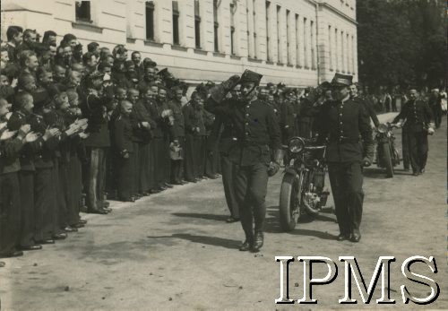 Lata 30., Lwów, Polska.
Korpus Kadetów Nr 1. Defilada.
Fot. NN, Instytut Polski i Muzeum im. gen. Sikorskiego w Londynie [album 61 - Korpus Kadetów Nr 1 - Lwów]
