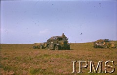 1942-1943, Wielka Brytania.
Polskie Siły Zbrojne w Wielkiej Brytanii, ćwiczenia artylerii. Na zdjęciu ciągnik artyleryjski. 
Fot. Czołówka Filmowa, Instytut Polski i Muzeum im. gen. Sikorskiego w Londynie [kolorowe diapozytywy].