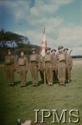 1942-1943, Wielka Brytania.
Polscy żołnierze ze sztandarem.
Fot. NN, Instytut Polski i Muzeum im. gen. Sikorskiego w Londynie