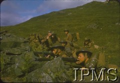 1942, Szkocja, Wielka Brytania.
Ćwiczenia 1 Pułku Strzelców.
Fot. Czołówka Filmowa, Instytut Polski i Muzeum im. gen. Sikorskiego w Londynie [kolorowe diapozytywy].