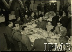 28.12.1942, Meksyk, Meksyk.Wizyta premiera i Naczelnego Wodza Polskich Sił Zbrojnych gen. Władysława Sikorskiego w Meksyku. Przyjęcie z okazji wizyty polskiego polityka.Fot. NN, Instytut Polski i Muzeum im. gen. Sikorskiego w Londynie [koperta luzem - Meksyk].