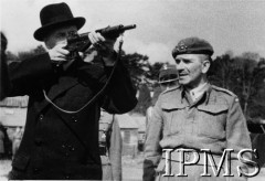 11.04.1944, Wielka Brytania.
Wizyta prezydenta RP Władysława Raczkiewicza (z lewej) w 1 Samodzielnej Brygadzie Spadochronowej. Obok prezydenta stoi dowódca jednostki płk Stanisław Sosabowski.
Fot. NN, Instytut Polski i Muzeum im. gen. Sikorskiego w Londynie [pudełko Raczkiewicz]