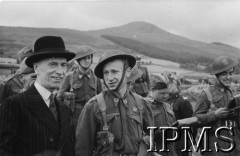 1940-1944, Wielka Brytania.
Prezydent RP Władysław Raczkiewicz na ćwiczeniach I Korpusu.
Fot. NN, Instytut Polski i Muzeum im. gen. Sikorskiego w Londynie [pudełko Raczkiewicz]