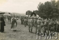 29.06.1941, Latrun (El Atrun), Palestyna.
Przysięga polskich żołnierzy.
Fot. NN, Instytut Polski i Muzeum im. gen. Sikorskiego w Londynie, [szuflada 38 - Wojsko Polskie, Bliski Wschód].