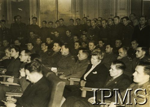 29.01.1944, Londyn, Anglia, Wielka Brytania.
Spotkanie w Klubie Orła Białego. Uczestniczą w nim Polacy więzieni wcześniej na terenie Niemiec.
Fot. Keystone Press Agency, Instytut Polski i Muzeum im. gen. Sikorskiego w Londynie, [szuflada XII].


