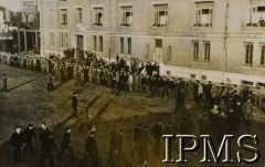 Wrzesień 1944, Francja
Polscy ochotnicy zgłaszający się do wojska po wyzwoleniu Francji z okupacji niemieckiej.
Fot. NN, Instytut Polski i Muzeum im. gen. Sikorskiego w Londynie [szuflada NX]