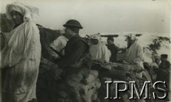 Zima 1944-1945, okolice Predappio, Włochy.
Żołnierze 2 Korpusu w odzieży maskującej na linii frontu w górach.
Fot. NN, Instytut Polski i Muzeum im. gen. Sikorskiego w Londynie [szuflada NX]