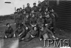 1941, Forfar, Szkocja, Wielka Brytania.
Zbrojmistrze 10 Brygady Kawalerii Pancernej, specjaliści broni małokalibrowej i dział artyleryjskich.
Fot. NN, Instytut Polski i Muzeum im. gen. Sikorskiego w Londynie [teczka - różne].