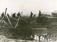 1944, Lombardia, Włochy.Polscy saperzy budują nową drogę.Fot. NN, Instytut Polski i Muzeum im. gen. Sikorskiego w Londynie [teczka różne].