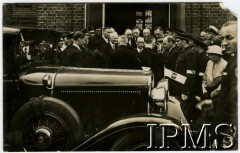 3.05.1934, Wolne Miasto Gdańsk.
Przed kościołem św. Stanisława po nabożeństwie.
Fot. NN, Instytut Polski i Muzeum im. gen. Sikorskiego w Londynie [teczka Berlin - dyplomacja, Gdańsk Przed 1939]