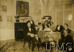 1928, Berlin, Niemcy.
Członkowie Konsulatu Generalnego RP.
Fot. NN, Instytut Polski i Muzeum im. gen. Sikorskiego w Londynie [teczka Berlin - dyplomacja, Gdańsk przed 1939].
