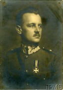 Lata 20., Polska.
Gen. Władysław Sikorski z przypiętym Krzyżem Virtuti Militari.
Fot. Instytut Polski i Muzeum im. gen. Sikorskiego w Londynie [teczka 44]