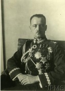 Lata 20., Polska.
Gen. Władysław Sikorski w mundurze z przypiętymi orderami.
Fot. Instytut Polski i Muzeum im. gen. Sikorskiego w Londynie [teczka 44]