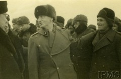 11.12.1941, Buzułuk, obł. Czkałowsk, ZSRR.
Gen. Władysław Sikorski wśród żołnierzy formującej się Armii Andersa.
Fot. NN, Instytut Polski i Muzeum im. gen. Sikorskiego w Londynie [teczka 44]