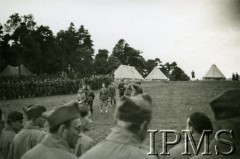 Lipiec 1940, Crawford, Wielka Brytania.
Polskie Siły Zbrojne na Zachodzie. Przemawia gen. Marian Kukiel.
Fot. NN, Instytut Polski i Muzeum im. gen. Sikorskiego w Londynie