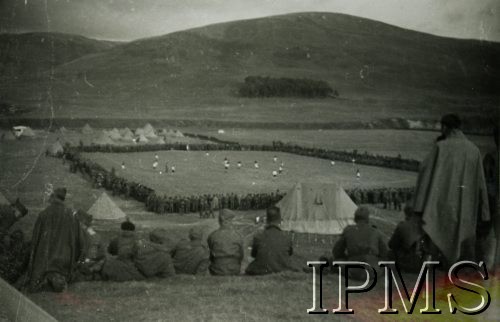 Lipiec 1940, Crawford-Stoneyburn, Wielka Brytania. 
Obóz żołnierzy Polskich Sił Zbrojnych na Zachodzie. Mecz piłki nożnej.
Fot. NN, Instytut Polski i Muzeum im. gen. Sikorskiego w Londynie