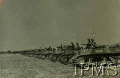 24.07.1945, Villa Conti, Włochy.
II Korpus Polski we Włoszech, wizytacja oddziałów pancernych przez generała Władysława Andersa, na pierwszym planie załoga czołgu 