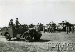 1943, Palestyna.
Gen. Władysław Sikorski wizytuje 2 Samodzielną Brygadę Pancerną.
Fot. NN, Instytut Polski i Muzeum im. gen. Sikorskiego w Londynie