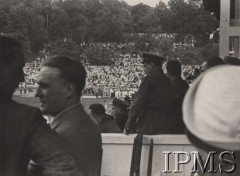 Lata 20., ZSRR.
Tłum na trybunach podczas uroczystości.
Fot. NN, Instytut Polski im. Gen. Sikorskiego w Londynie [Album Minkiewicza]