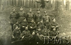 Marzec 1921, Tomaszów Lubelski, Polska.
Grupa podoficerów i ułanów 14 Pułku.
Fot. NN, Instytut Polski i Muzeum im. gen. Sikorskiego w Londynie