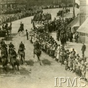 11.05.1922, Lwów, Polska.
Plac Mariacki, defilada z okazji wizyty Marszałka Ferdynanda Foch'a.
Fot. NN, Instytut Polski i Muzeum im. gen. Sikorskiego w Londynie