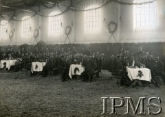 11.07.1927, Lwów, Polska.
Święto Pułku, stół 3-go szwadronu.
Fot. NN, Instytut Polski i Muzeum im. gen. Sikorskiego w Londynie