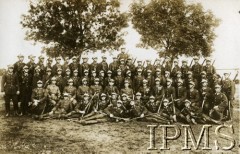1929, Lwów, Polska.
Szwadron szkolny, na zdjęciu m.in. plut. Józwa, plut. Gołasz, mjr Witold Czaykowski, mjr Edward Godlewski, por. Stanisław Neyman, wachm. Dewald, plut. Przybyła, kpr. Dłutek.
Fot. NN, Instytut Polski i Muzeum im. gen. Sikorskiego w Londynie