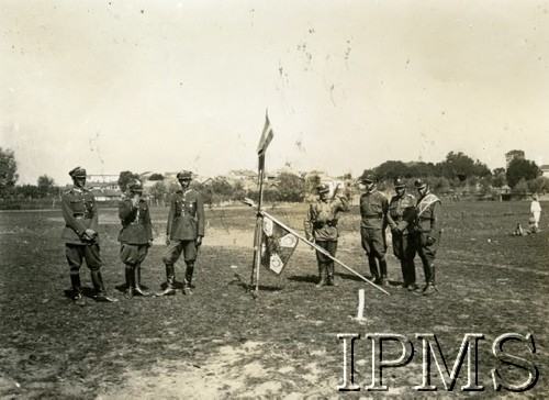 15.08.1927, Lwów, Polska.
Święto Żołnierza, na zdjęciu: por. Jan Pniewski, por. Antoni Smodlibowski, por. Stanisław Kałusowski, ułan NN, wachm. Polak, wachm. Stawiszewski, wachm. Jan Lipniewski.
Fot. NN, Instytut Polski i Muzeum im. gen. Sikorskiego w Londynie