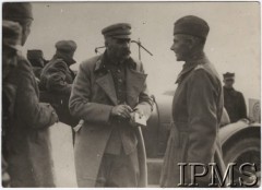 1920, Żytomierz, Ukraina.
Front pod Żytomierzem. Od lewej: Tadeusz Kutrzeba, Józef Piłsudski, Edward Rydz-Śmigły.
Fot. NN, Instytut Polski im. Gen. Sikorskiego w Londynie [fotografia luźna]