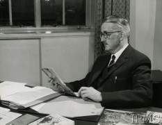 1960, Londyn, Anglia, Wielka Brytania.
Gregory MacDonald, dyrektor sekcji polskiej BBC w latach 1942-1945.
Fot. NN, Instytut Polski i Muzeum im. gen. Sikorskiego w Londynie [teczka - Polska Sekcja BBC]

