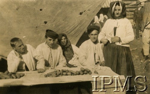Lata 20.-30., Zazriva, Słowacja.
Wytwórcy oscypków.
Fot. NN, Instytut Polski i Muzeum im. gen. Sikorskiego w Londynie