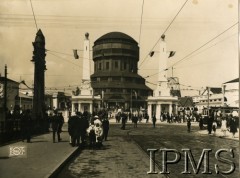 16.05.1929-30.09.1929, Poznań, Polska.
Powszechna Wystawa Krajowa w Poznaniu (PeWuKa). Wejście z Mostu Dworcowego, w tle Wieża Górnośląska.
Fot. Władysław Kowalczyk, Instytut Polski i Muzeum im. gen. Sikorskiego w Londynie